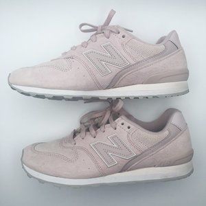 Women's New Balance Suede 696 Retro Sneakers